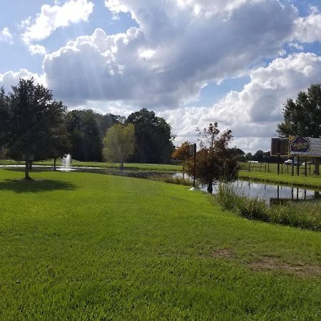 L'Acadie Inn&RV Park Eunice Bagian luar foto